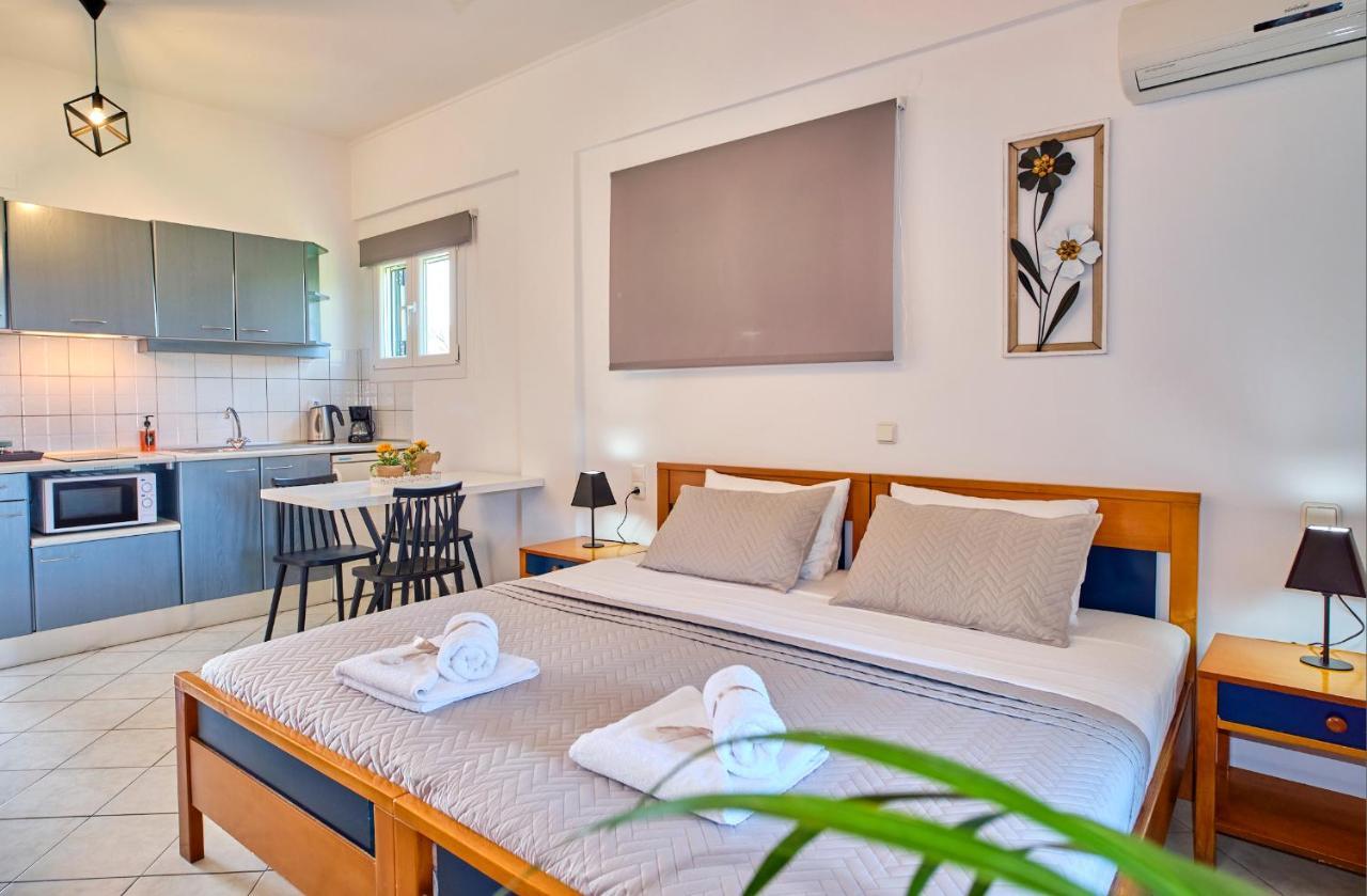 Logas Beach Studios Peroulades  Exterior foto