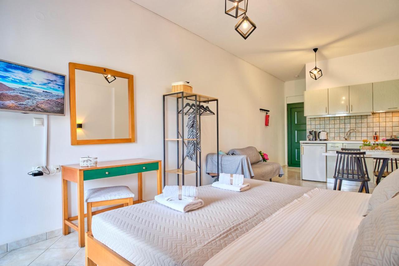 Logas Beach Studios Peroulades  Exterior foto