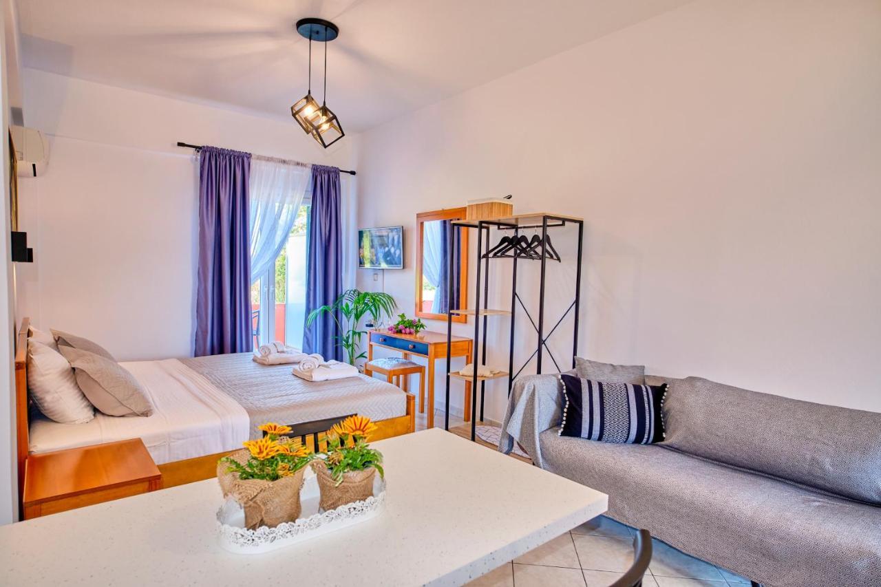 Logas Beach Studios Peroulades  Exterior foto