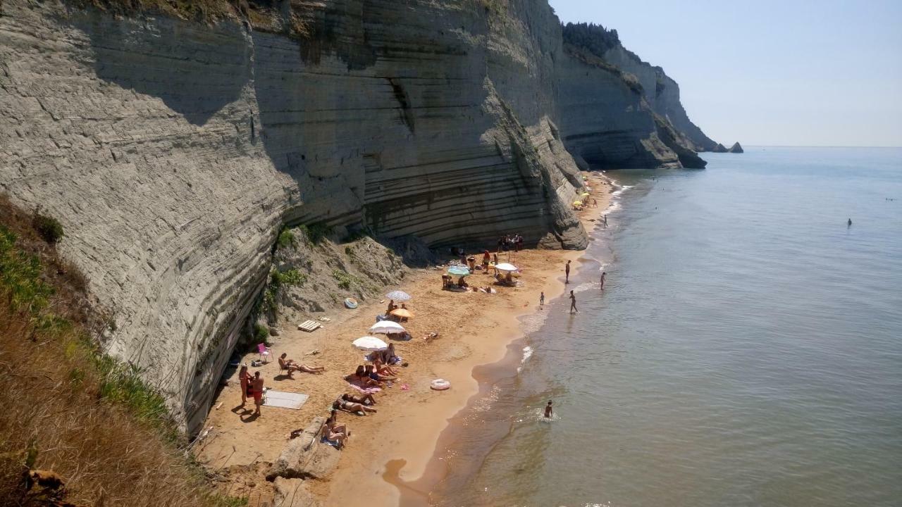Logas Beach Studios Peroulades  Exterior foto
